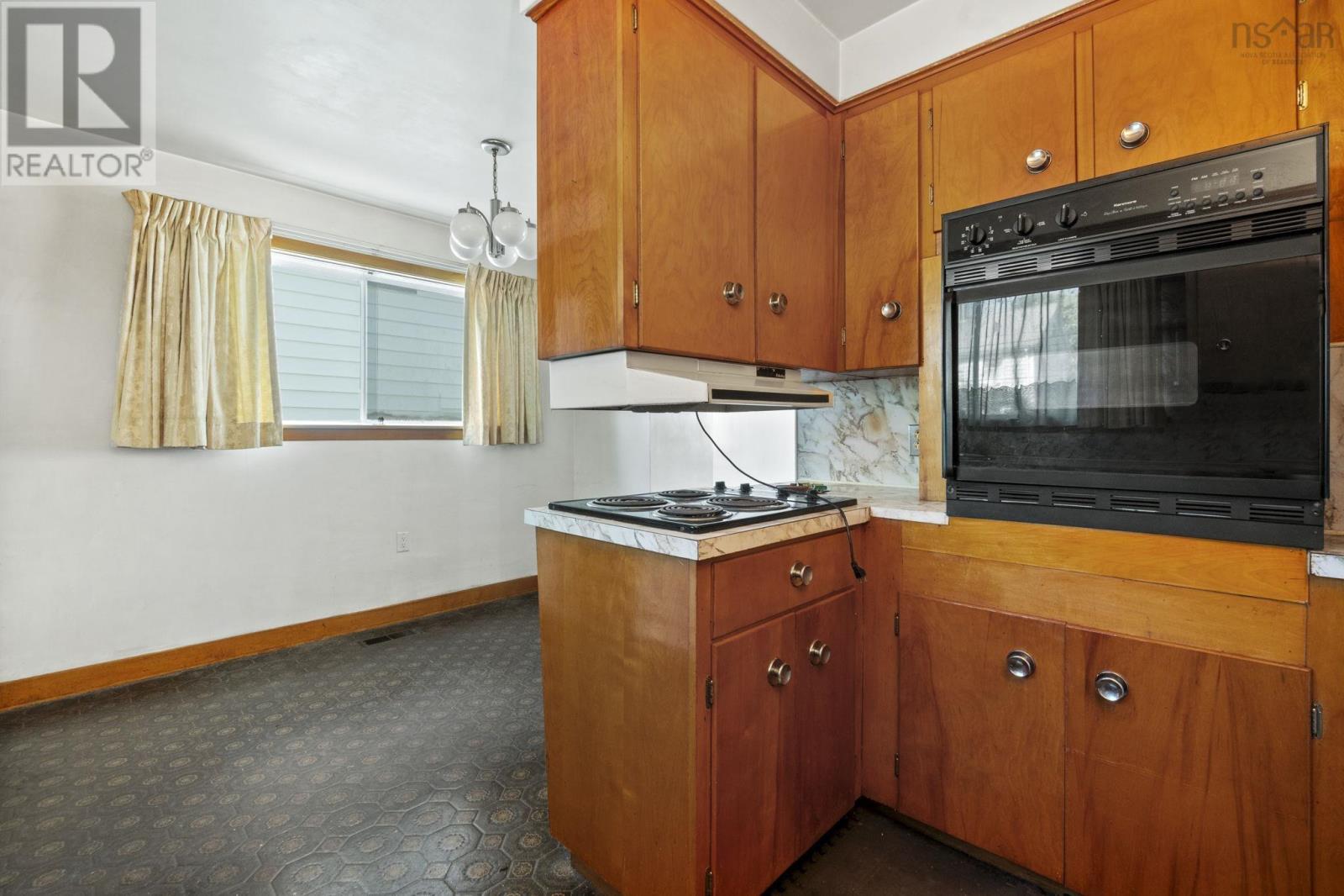 5880 Livingstone Street, Halifax, Nova Scotia  B3K 2C3 - Photo 5 - 202613294