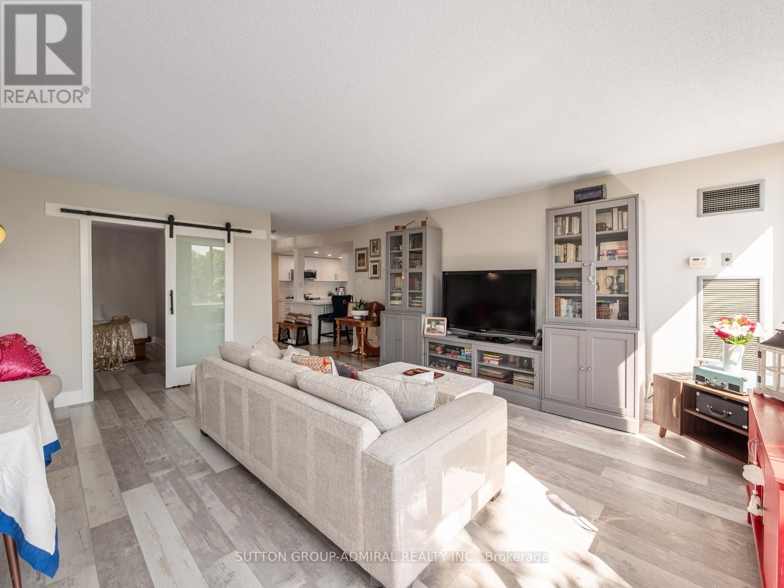 401 - 14924 Yonge Street, Aurora, Ontario  L4G 6H7 - Photo 11 - N13419110
