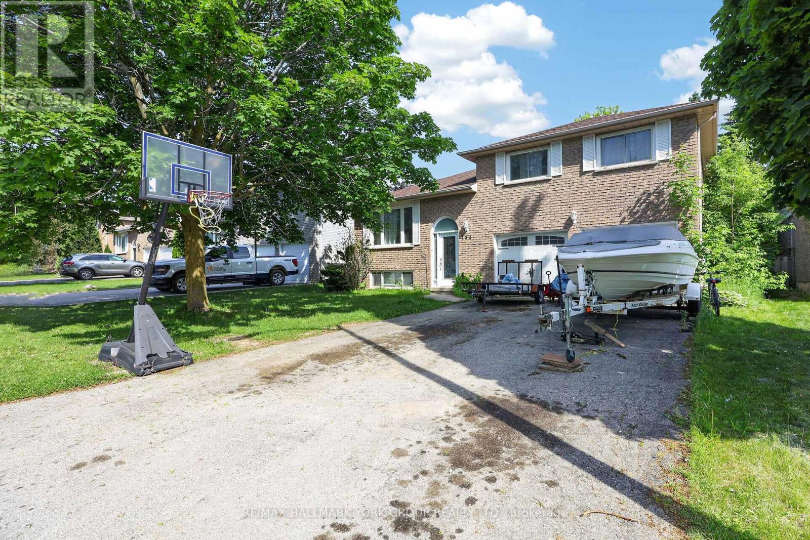 134 Crown Crescent, Bradford West Gwillimbury (Bradford), Ontario  L3Z 2L5 - Photo 3 - N13419278