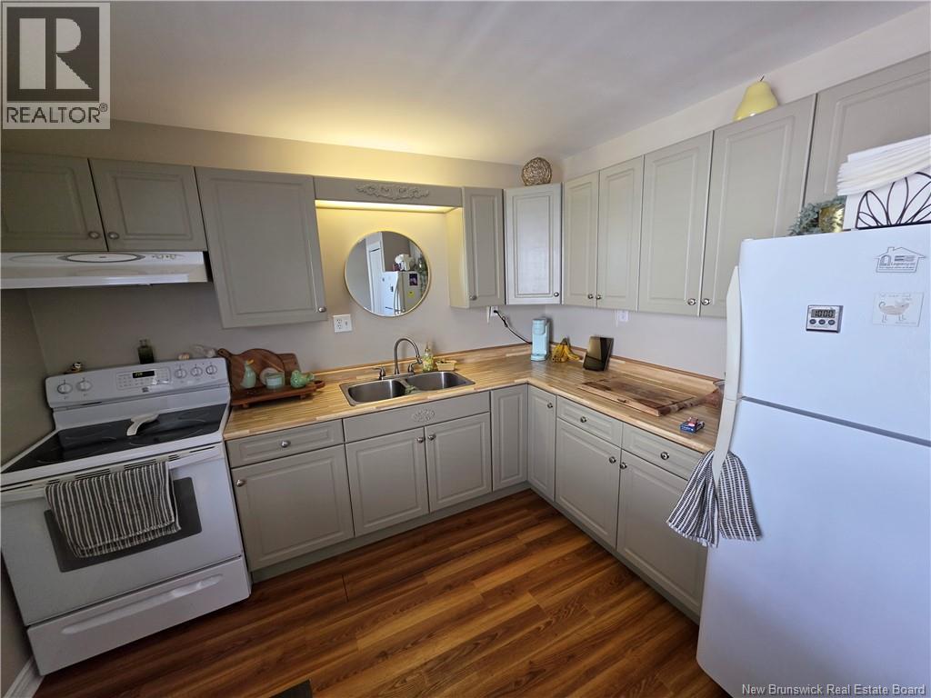 690-692 Grange Avenue, Bathurst, New Brunswick  E2A 4V5 - Photo 16 - NB141481
