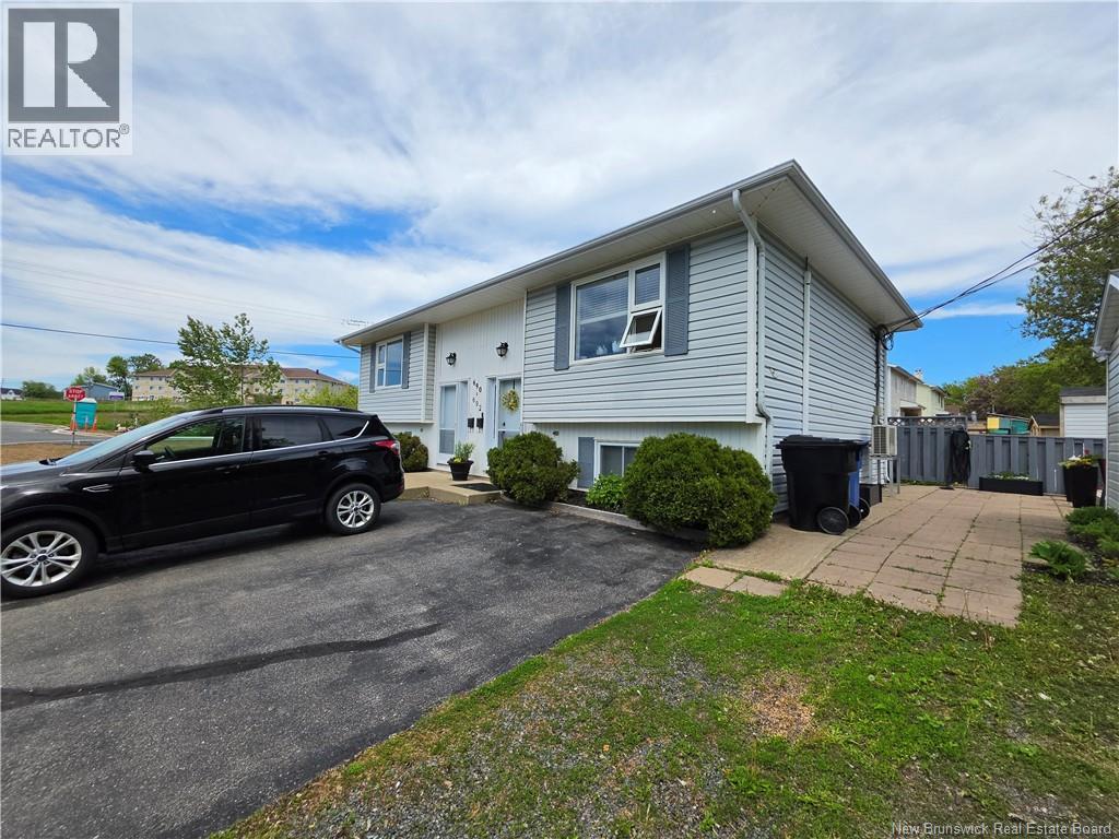 690-692 Grange Avenue, Bathurst, New Brunswick  E2A 4V5 - Photo 4 - NB141481