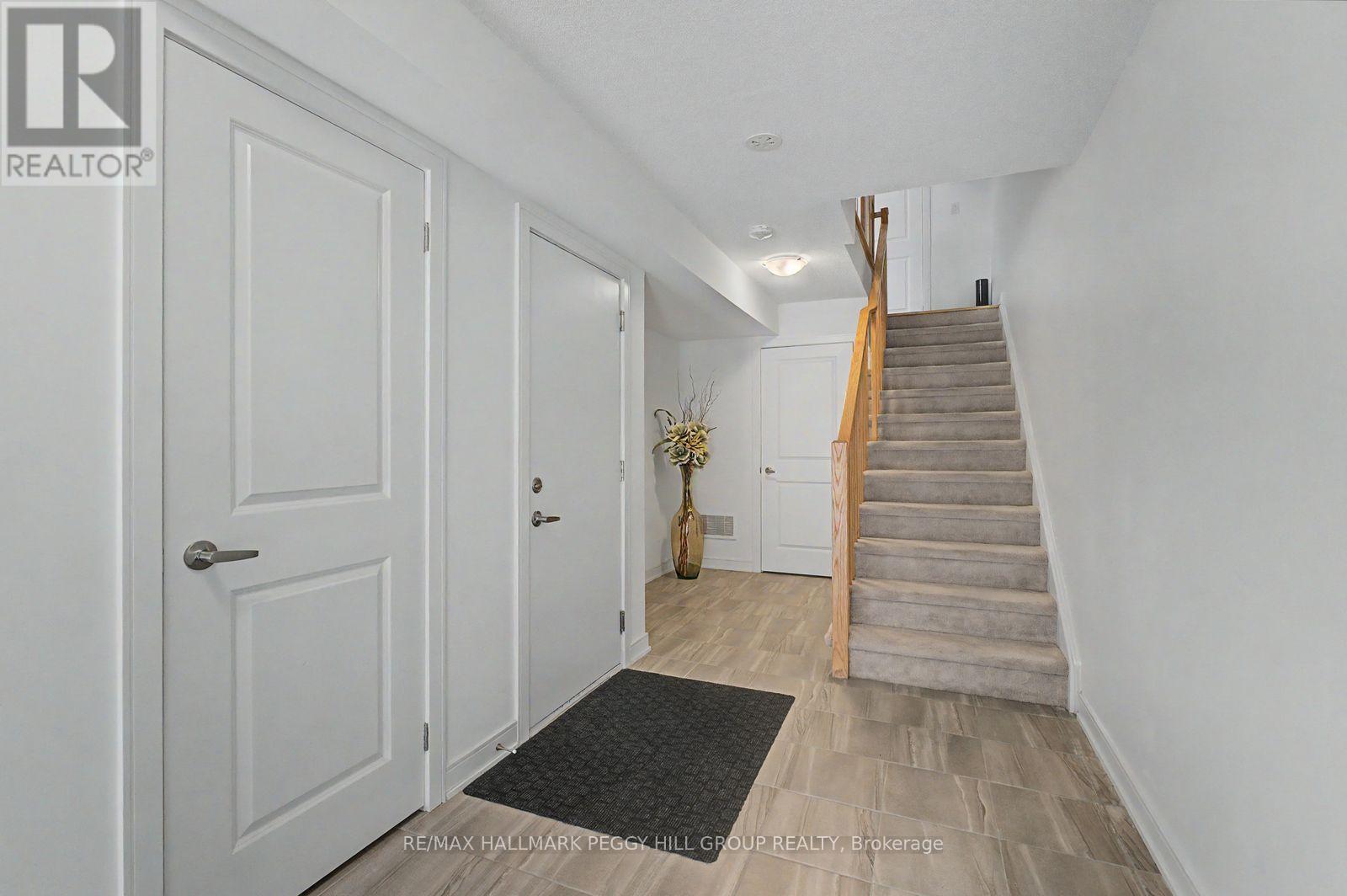 30 Red Maple Lane, Barrie (Innis-Shore), Ontario  L9J 0N4 - Photo 2 - S13418980