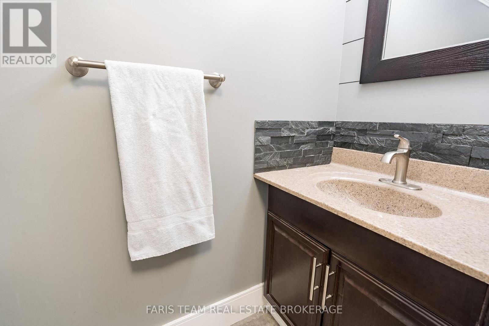 28 Raymond Crescent, Barrie (Painswick South), Ontario  L4N 0V4 - Photo 20 - S13419286