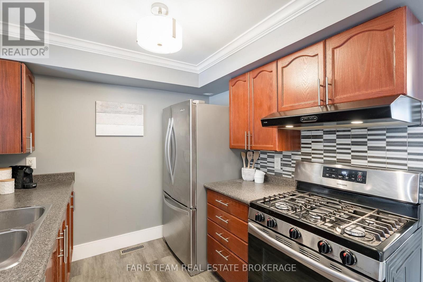 28 Raymond Crescent, Barrie (Painswick South), Ontario  L4N 0V4 - Photo 6 - S13419286