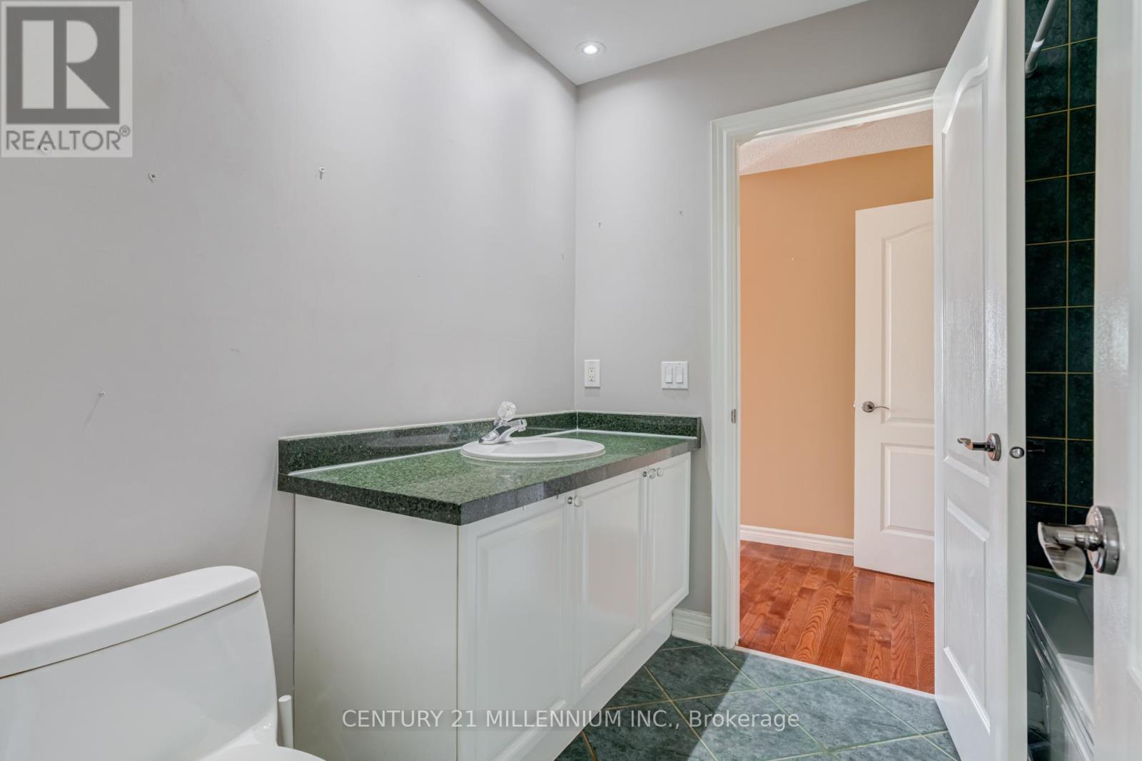 38 Hillson Court, Brampton, Ontario  L6P 1C4 - Photo 20 - W13416776