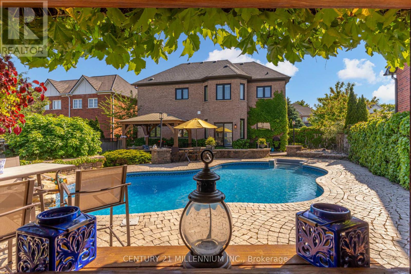 38 Hillson Court, Brampton, Ontario  L6P 1C4 - Photo 36 - W13416776