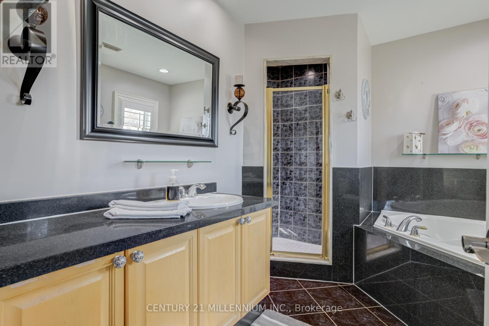38 Hillson Court, Brampton, Ontario  L6P 1C4 - Photo 18 - W13416776