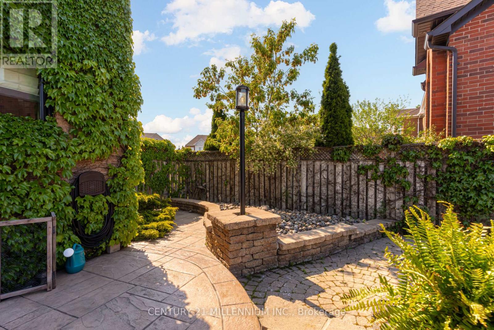 38 Hillson Court, Brampton, Ontario  L6P 1C4 - Photo 26 - W13416776