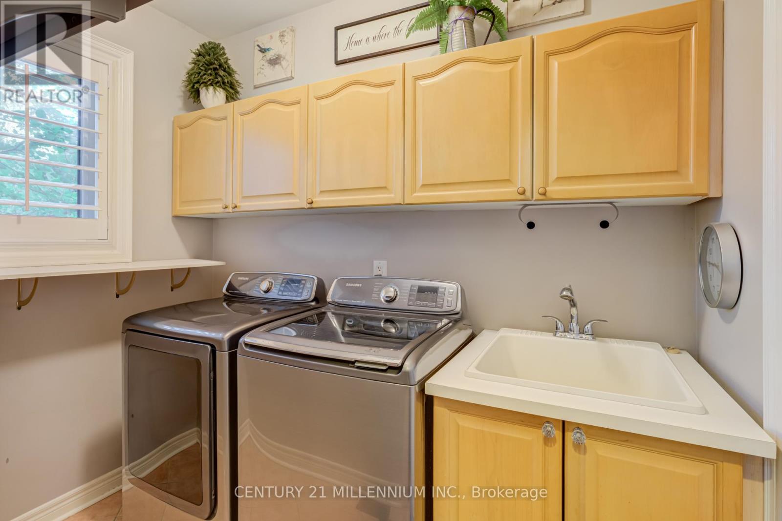 38 Hillson Court, Brampton, Ontario  L6P 1C4 - Photo 15 - W13416776