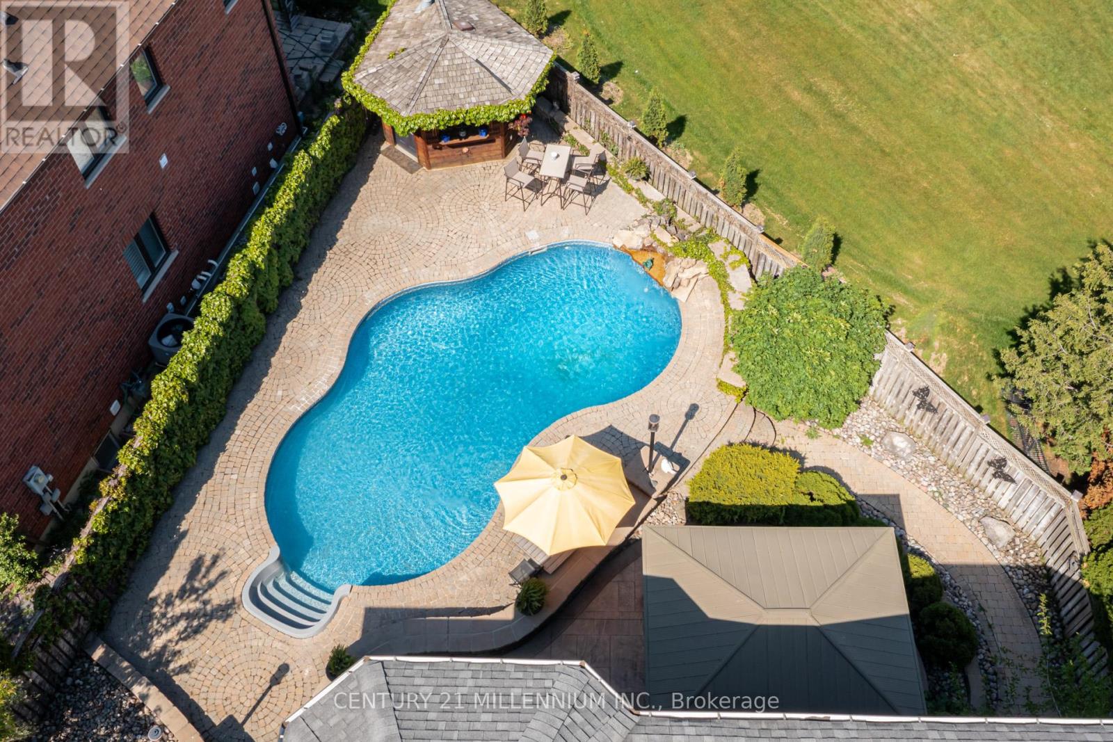 38 Hillson Court, Brampton, Ontario  L6P 1C4 - Photo 42 - W13416776