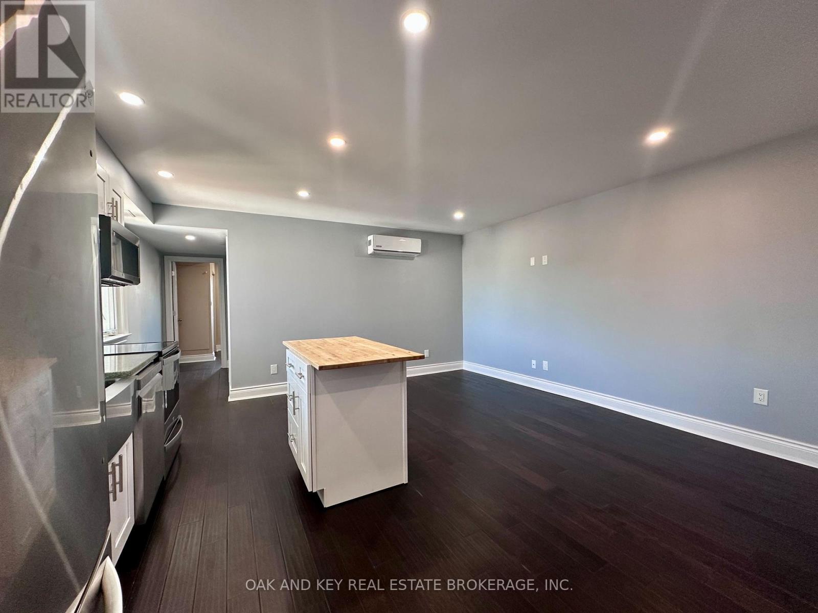 Upper - 6 Lapp Street, Toronto, Ontario  M6N 3W6 - Photo 9 - W13208012