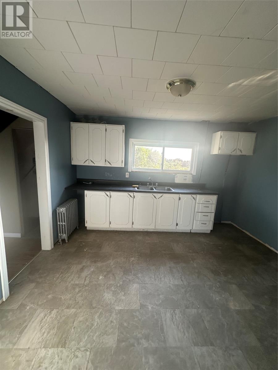 94 Memorial Street, Bell Island, Newfoundland & Labrador  A0A 4H0 - Photo 2 - 1292864