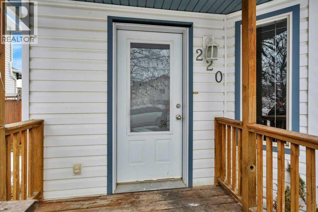 220 Deschner Close, Red Deer, Alberta  T4R 3C2 - Photo 3 - A2292853