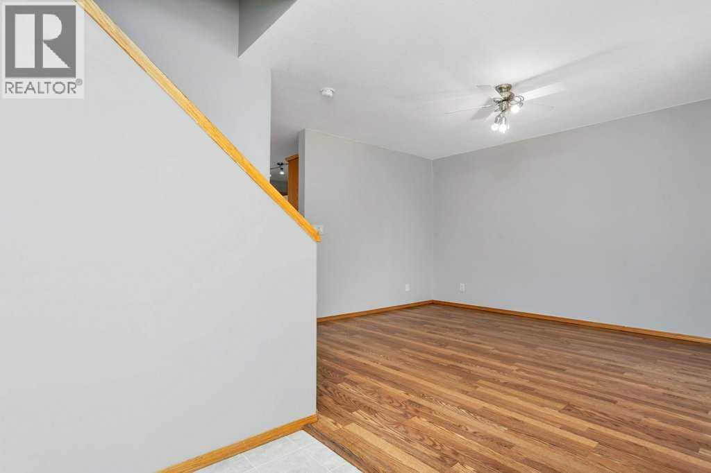 220 Deschner Close, Red Deer, Alberta  T4R 3C2 - Photo 4 - A2292853