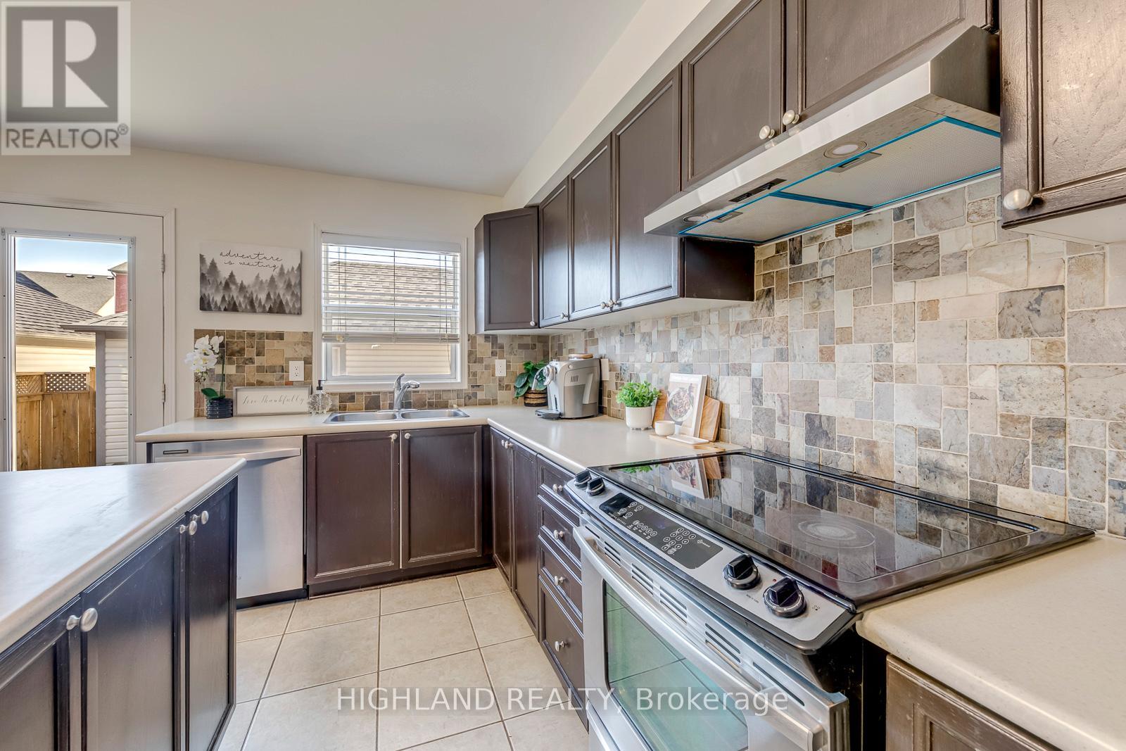 108 Roxton Road, Oakville, Ontario  L6H 6V4 - Photo 18 - W13418926