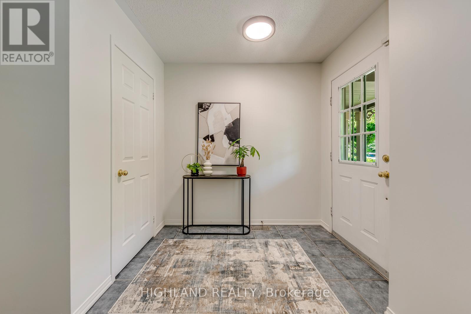 108 Roxton Road, Oakville, Ontario  L6H 6V4 - Photo 4 - W13418926