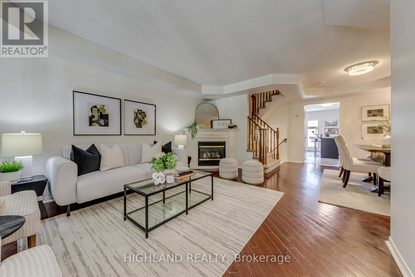 108 Roxton Road, Oakville, Ontario  L6H 6V4 - Photo 5 - W13418926