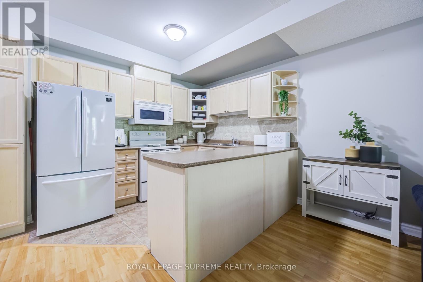15 - 1949 Lawrence Avenue W, Toronto, Ontario  M9N 1H3 - Photo 13 - W13418958