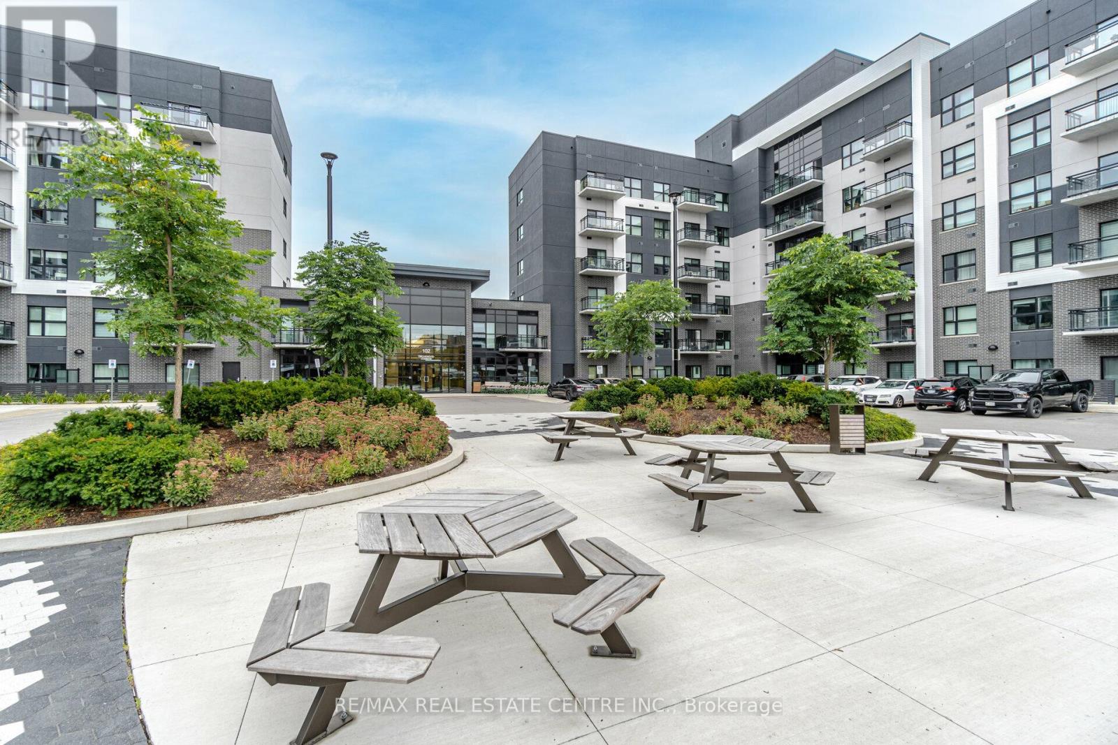 217 - 102 GROVEWOOD COMMON CIRCLE, Oakville, Ontario