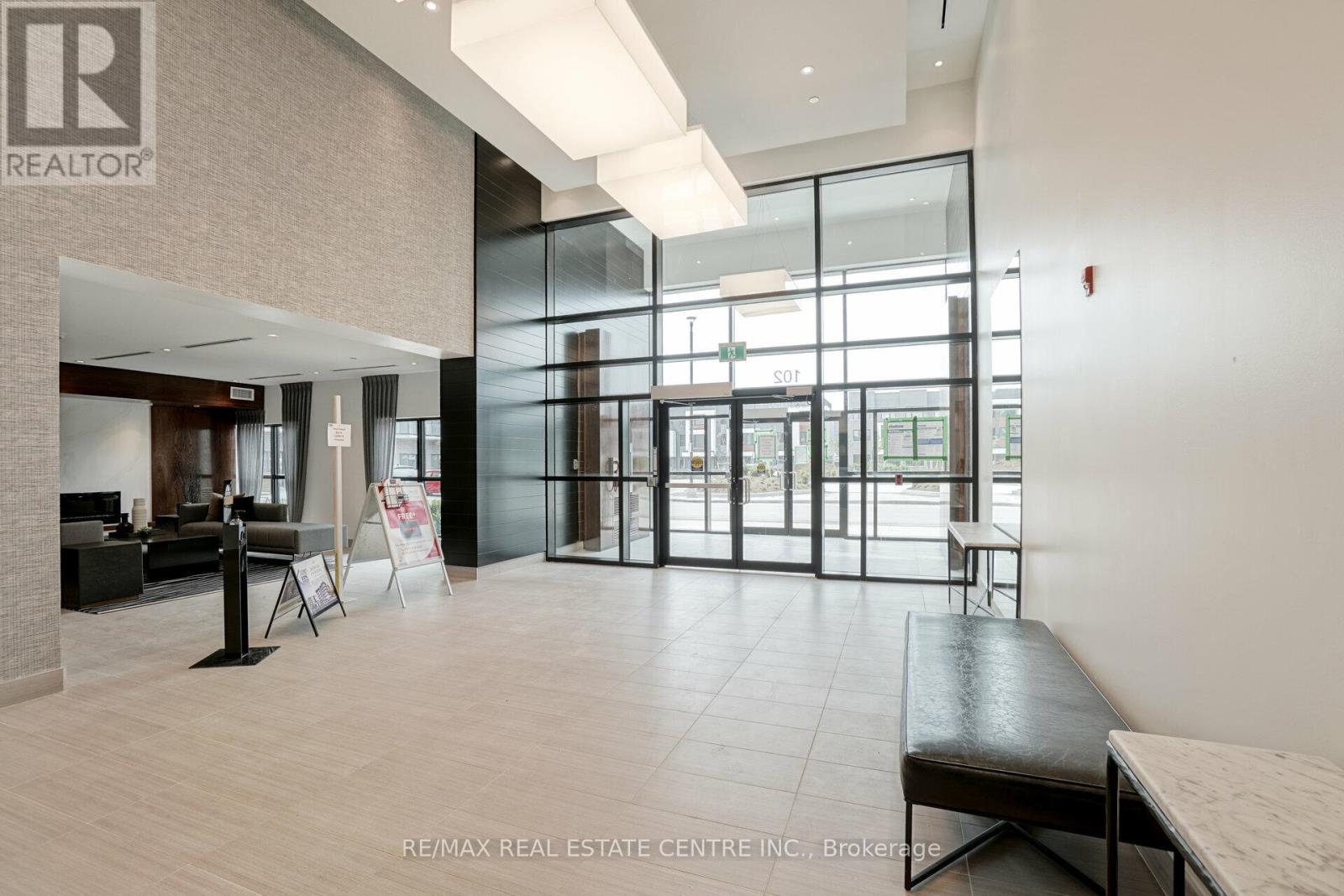 217 - 102 Grovewood Common Circle, Oakville, Ontario  L6H 0X2 - Photo 4 - W13418968