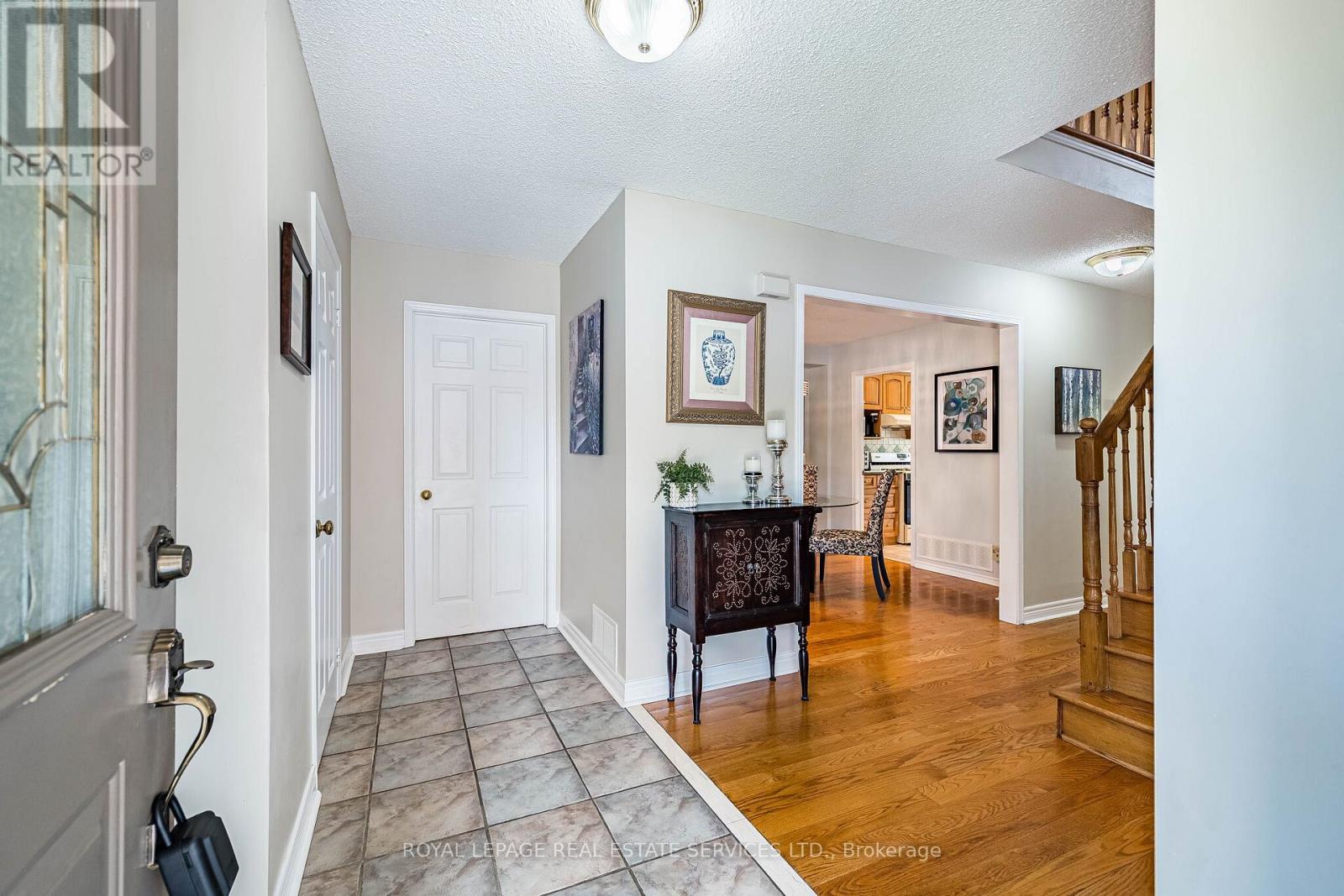 19 Newgreen Crescent, Brampton, Ontario  L6S 4Y2 - Photo 6 - W13419276