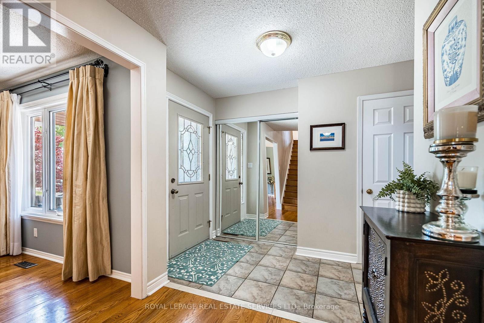 19 Newgreen Crescent, Brampton, Ontario  L6S 4Y2 - Photo 8 - W13419276