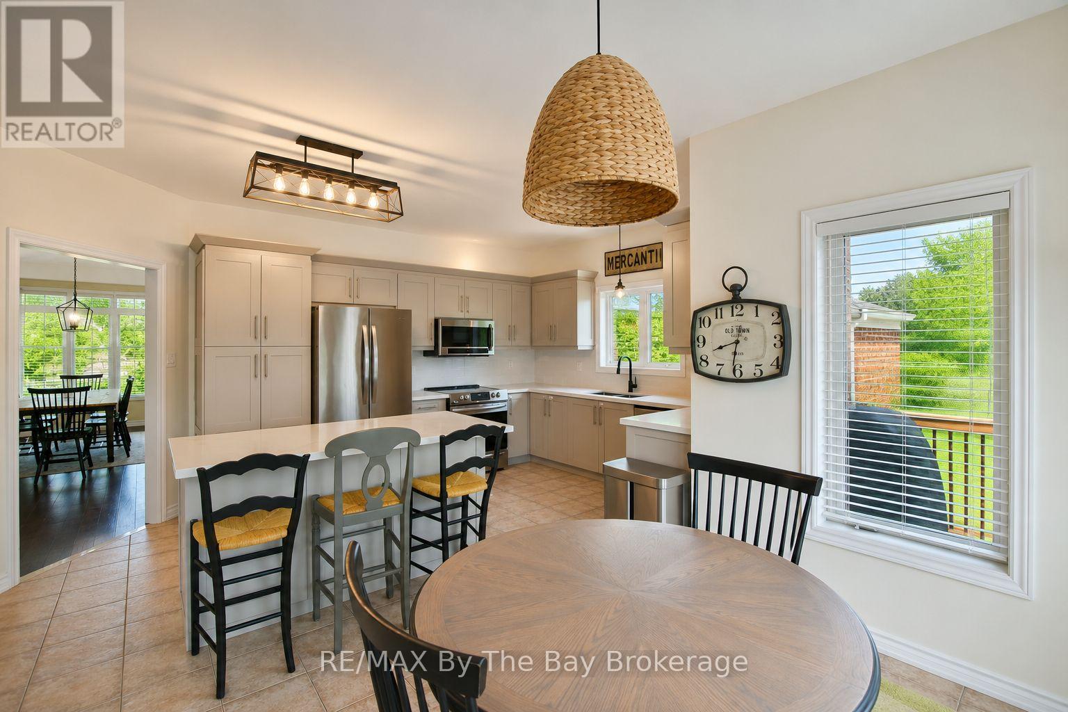 17 Basswood Drive, Wasaga Beach, Ontario  L9Z 0A8 - Photo 14 - S13419352