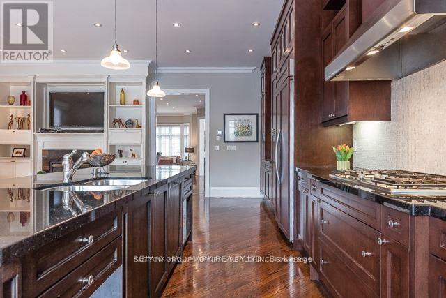 21 Dunblaine Avenue, Toronto, Ontario  M5M 2R6 - Photo 8 - C13075912