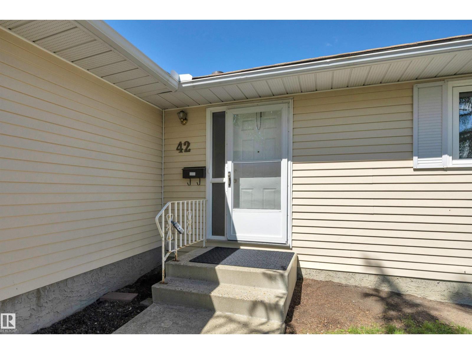 #42 2 Georgian Wy, Sherwood Park, Alberta  T8A 5K3 - Photo 4 - E4492577