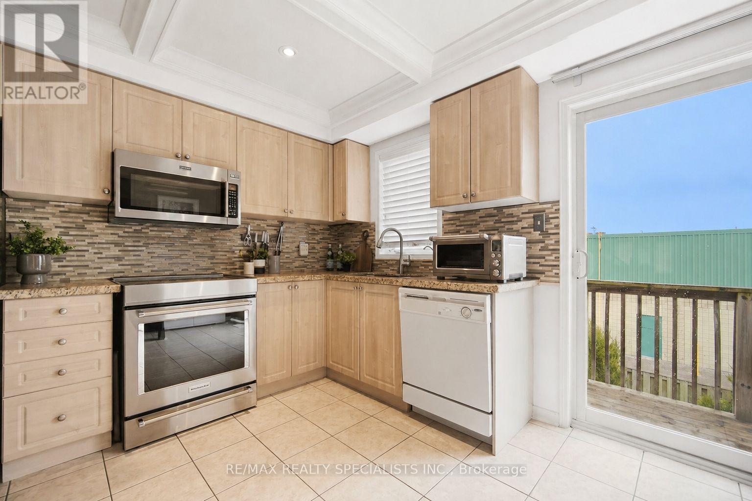 3378 Redpath Circle, Mississauga, Ontario  L5N 8R1 - Photo 6 - W13231570