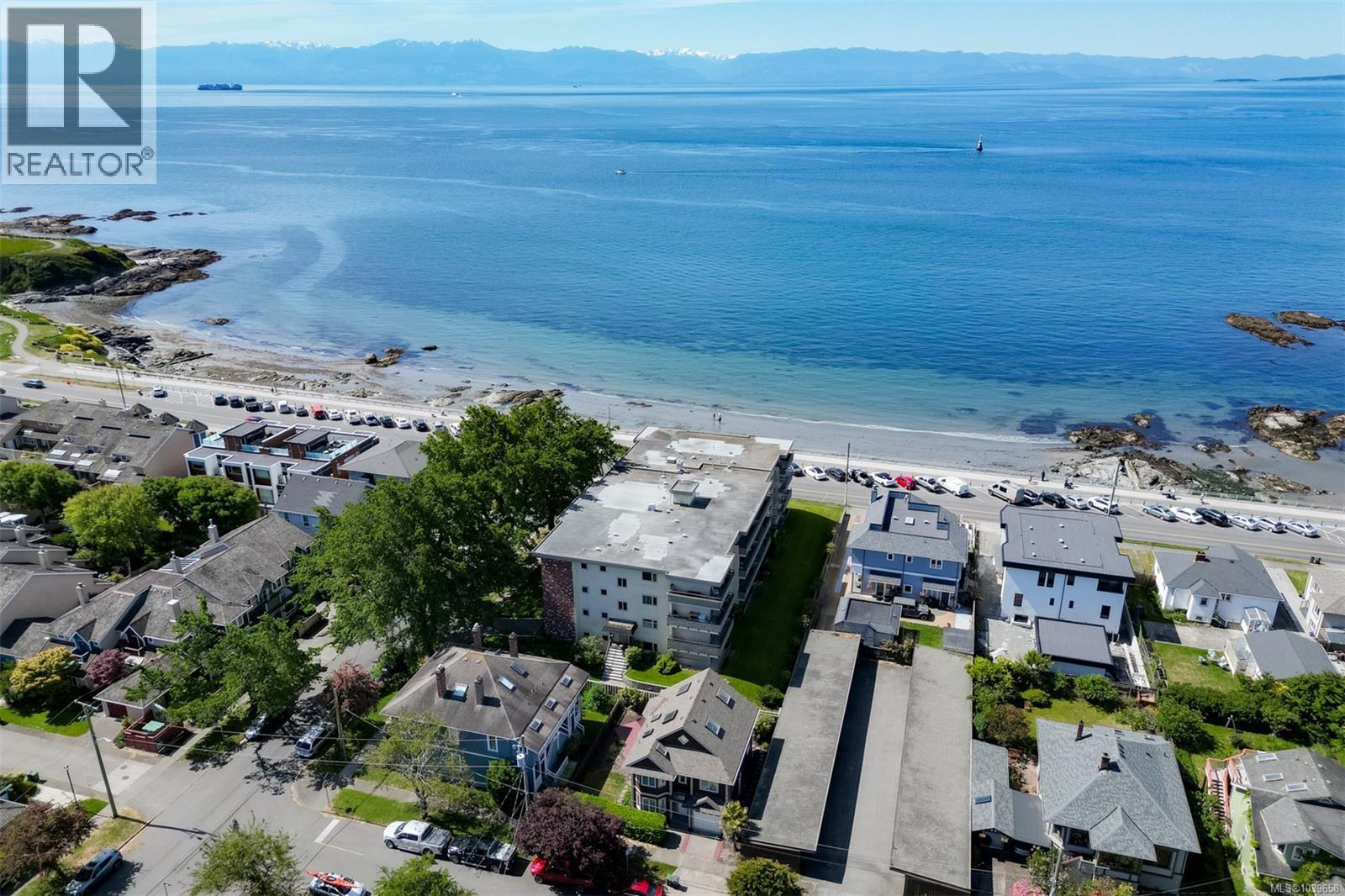 104 360 Dallas Rd, Victoria, British Columbia  V8V 1A8 - Photo 2 - 1039658