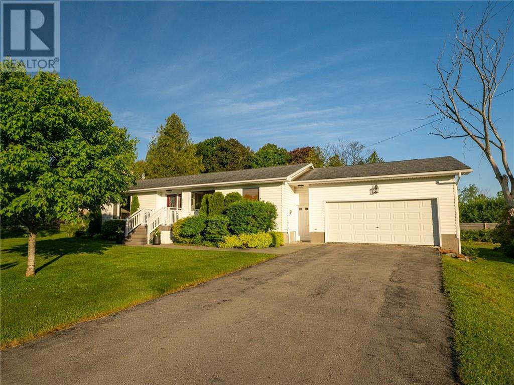 135 Albert Street, Manitowaning, Ontario  P0P 1N0 - Photo 2 - 2128414