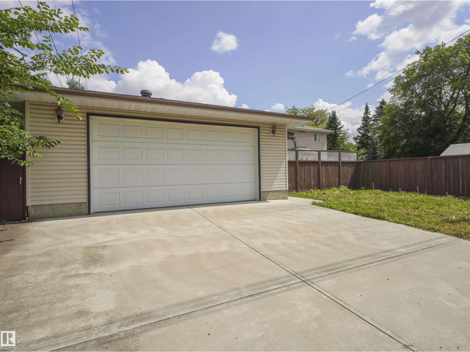 9608 150 St NW, Edmonton, Alberta  T5P 1N3 - Photo 37 - E4492581
