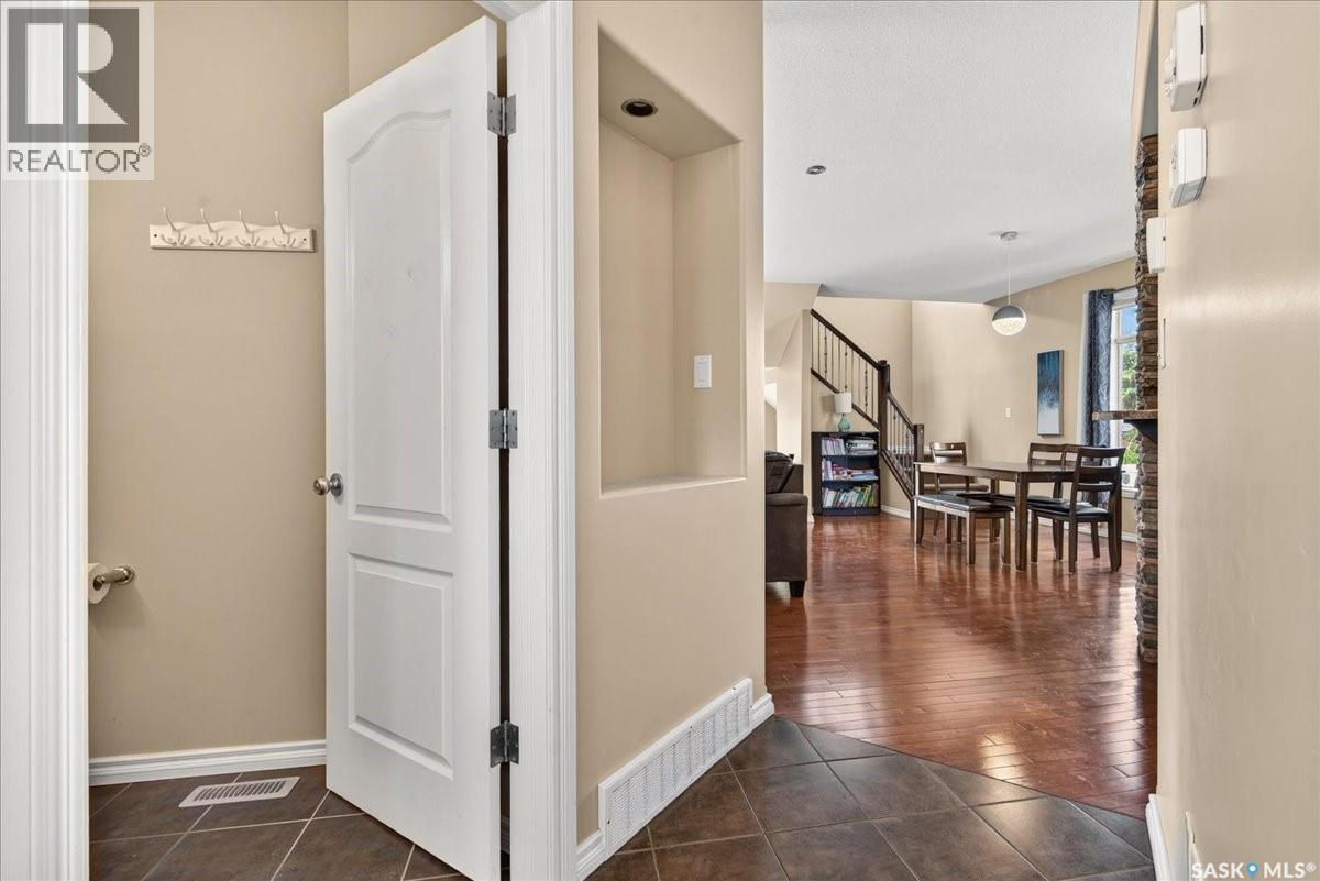 8338 Wascana Gardens Way, Regina, Saskatchewan  S4V 1E8 - Photo 10 - SK038745