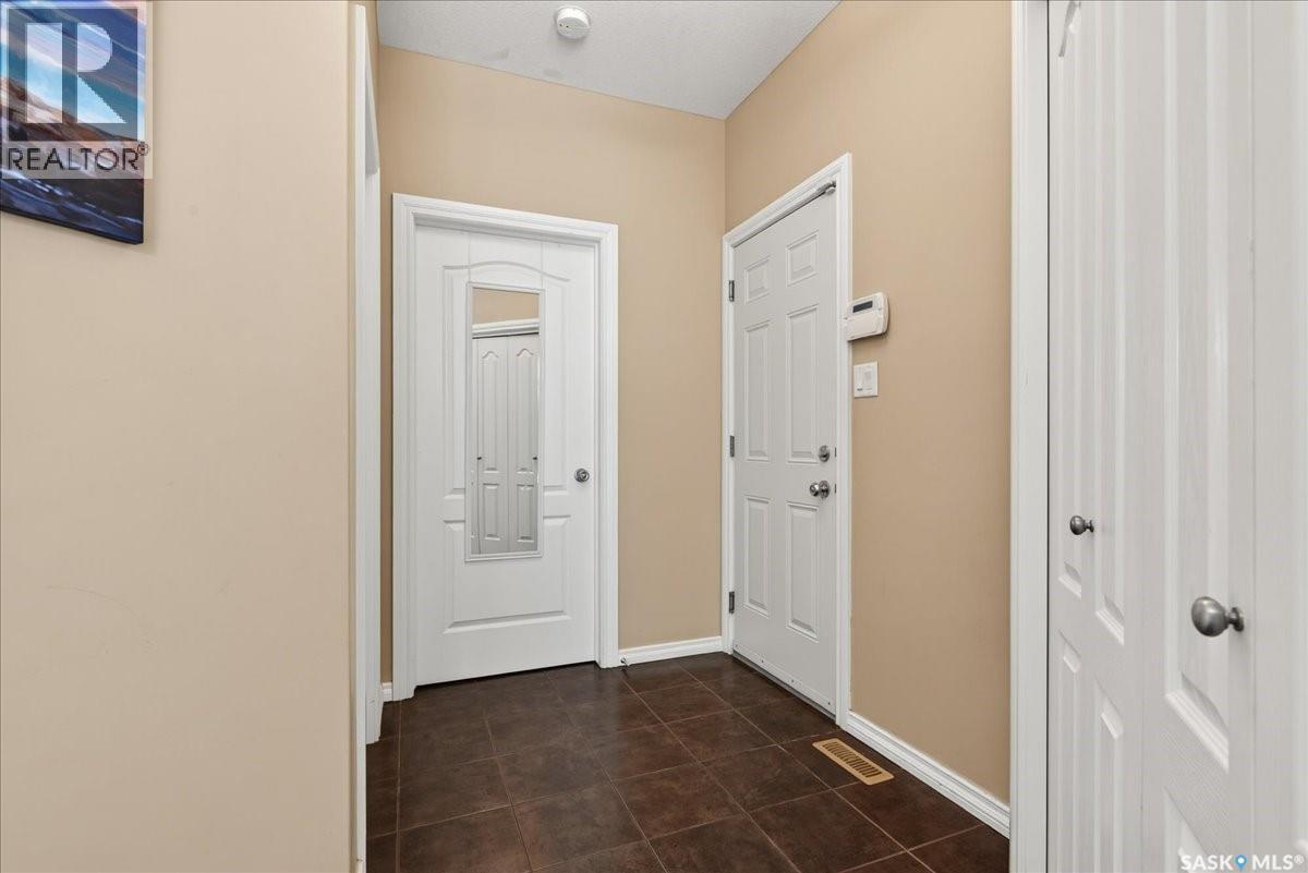 8338 Wascana Gardens Way, Regina, Saskatchewan  S4V 1E8 - Photo 20 - SK038745