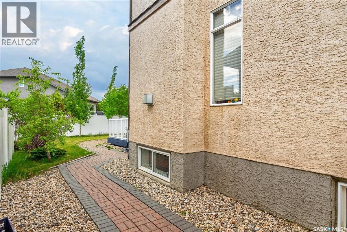 8338 Wascana Gardens Way, Regina, Saskatchewan  S4V 1E8 - Photo 43 - SK038745