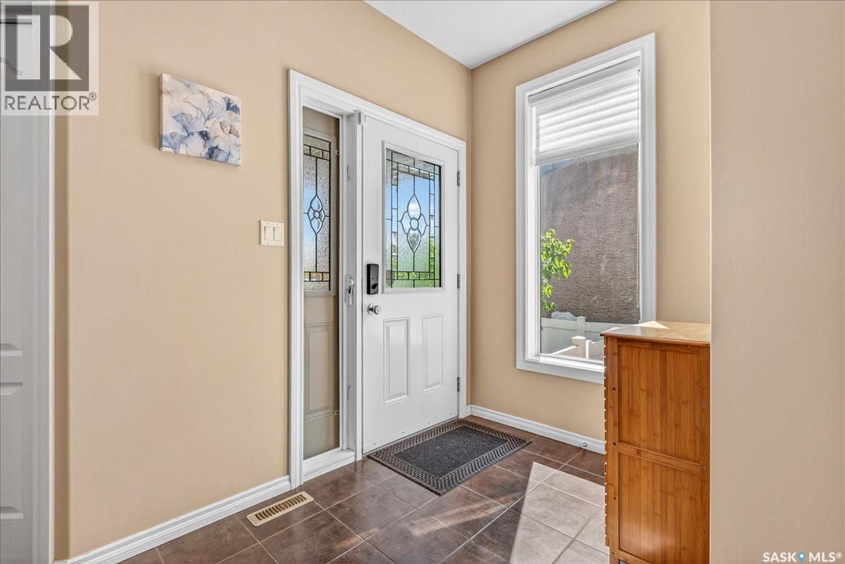 8338 Wascana Gardens Way, Regina, Saskatchewan  S4V 1E8 - Photo 9 - SK038745