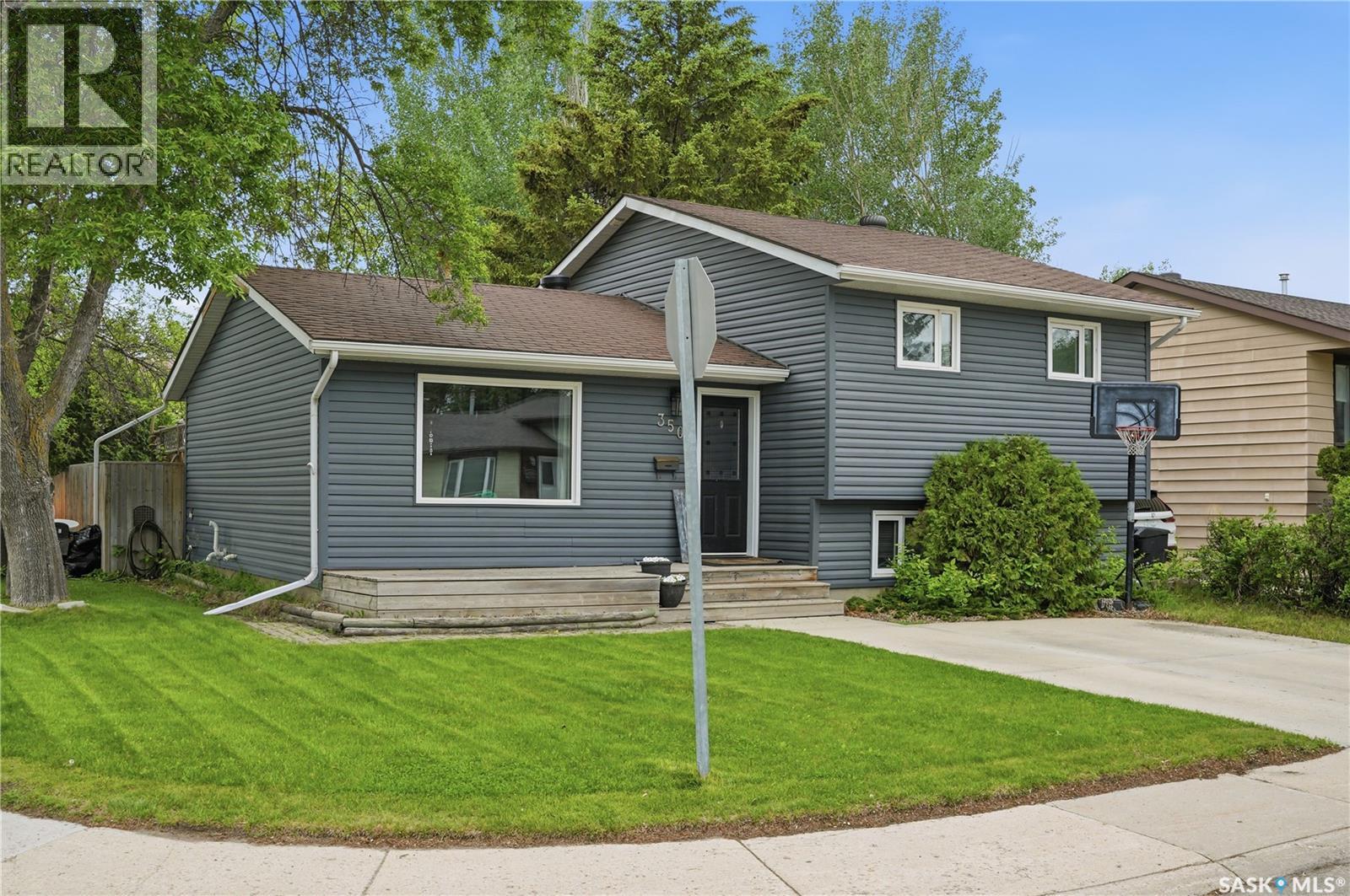 350 Weyakwin Drive, Saskatoon, Saskatchewan  S7J 4H5 - Photo 2 - SK038725