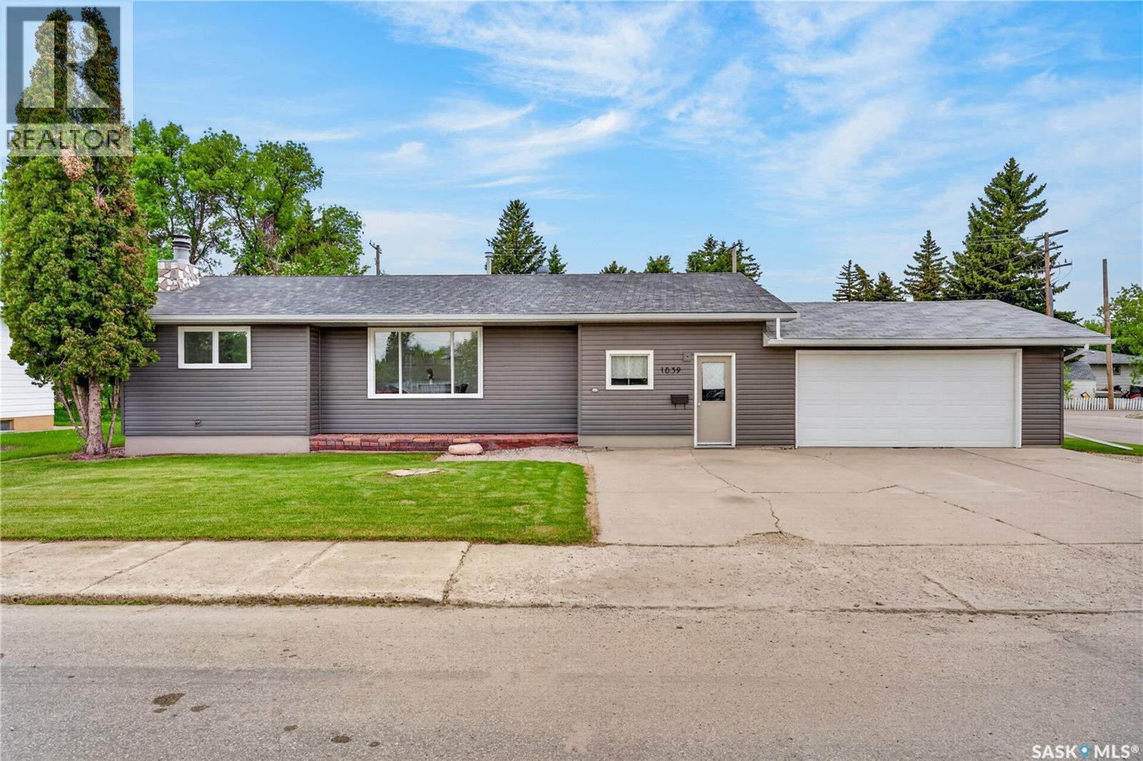 1039 7th Street, Humboldt, Saskatchewan  S0K 2A0 - Photo 1 - SK038569