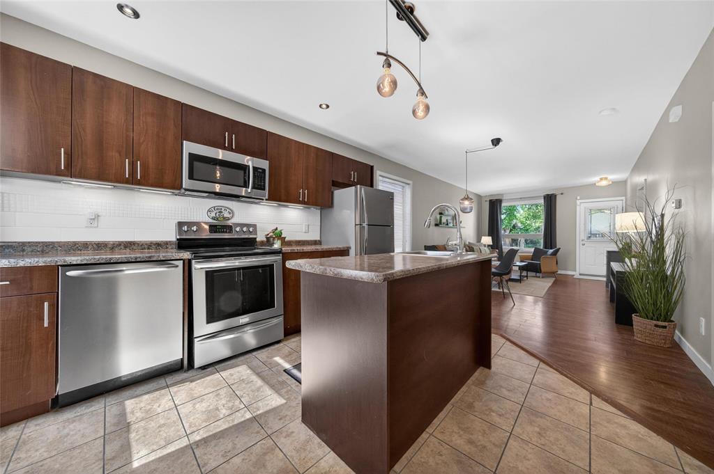 593 Alverstone Street, Winnipeg, Manitoba  R3G 2B8 - Photo 5 - 202613222