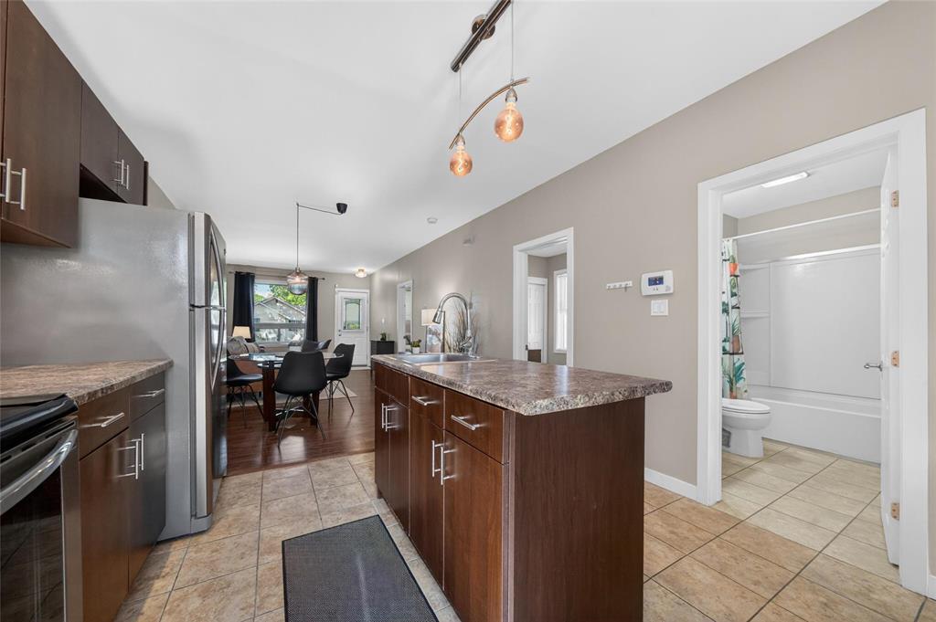 593 Alverstone Street, Winnipeg, Manitoba  R3G 2B8 - Photo 8 - 202613222