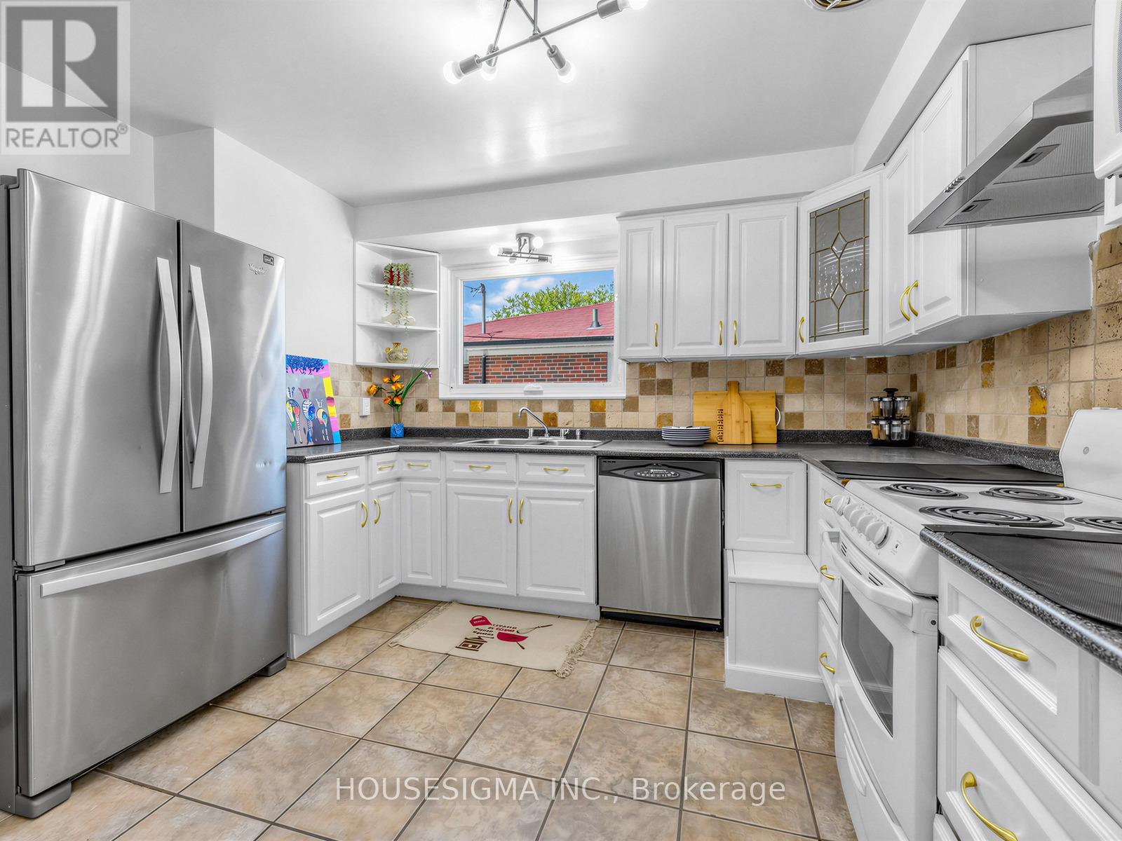 51 Tisdale Avenue, Toronto, Ontario  M4A 1Y6 - Photo 12 - C13419344