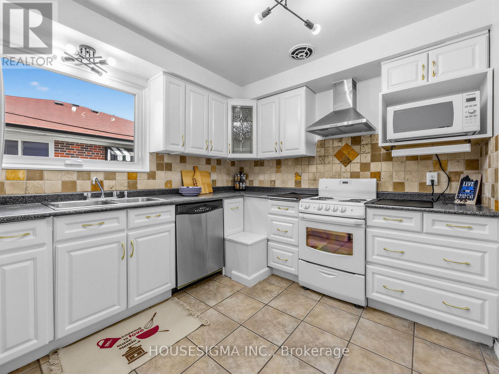51 Tisdale Avenue, Toronto, Ontario  M4A 1Y6 - Photo 13 - C13419344