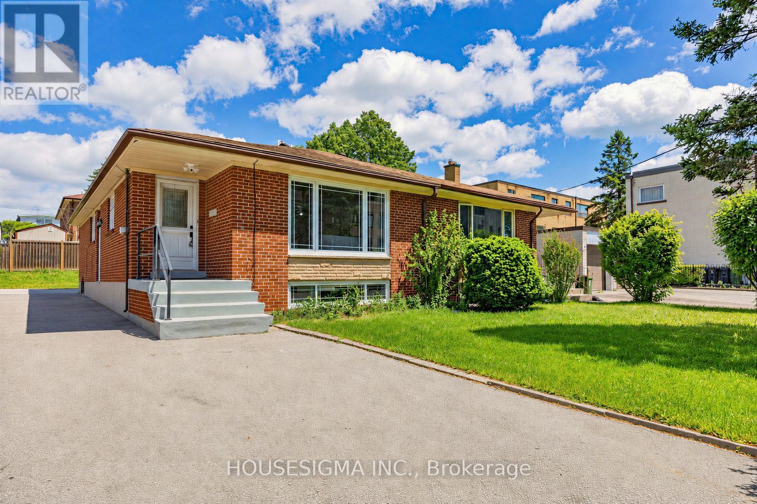 51 Tisdale Avenue, Toronto, Ontario  M4A 1Y6 - Photo 2 - C13419344