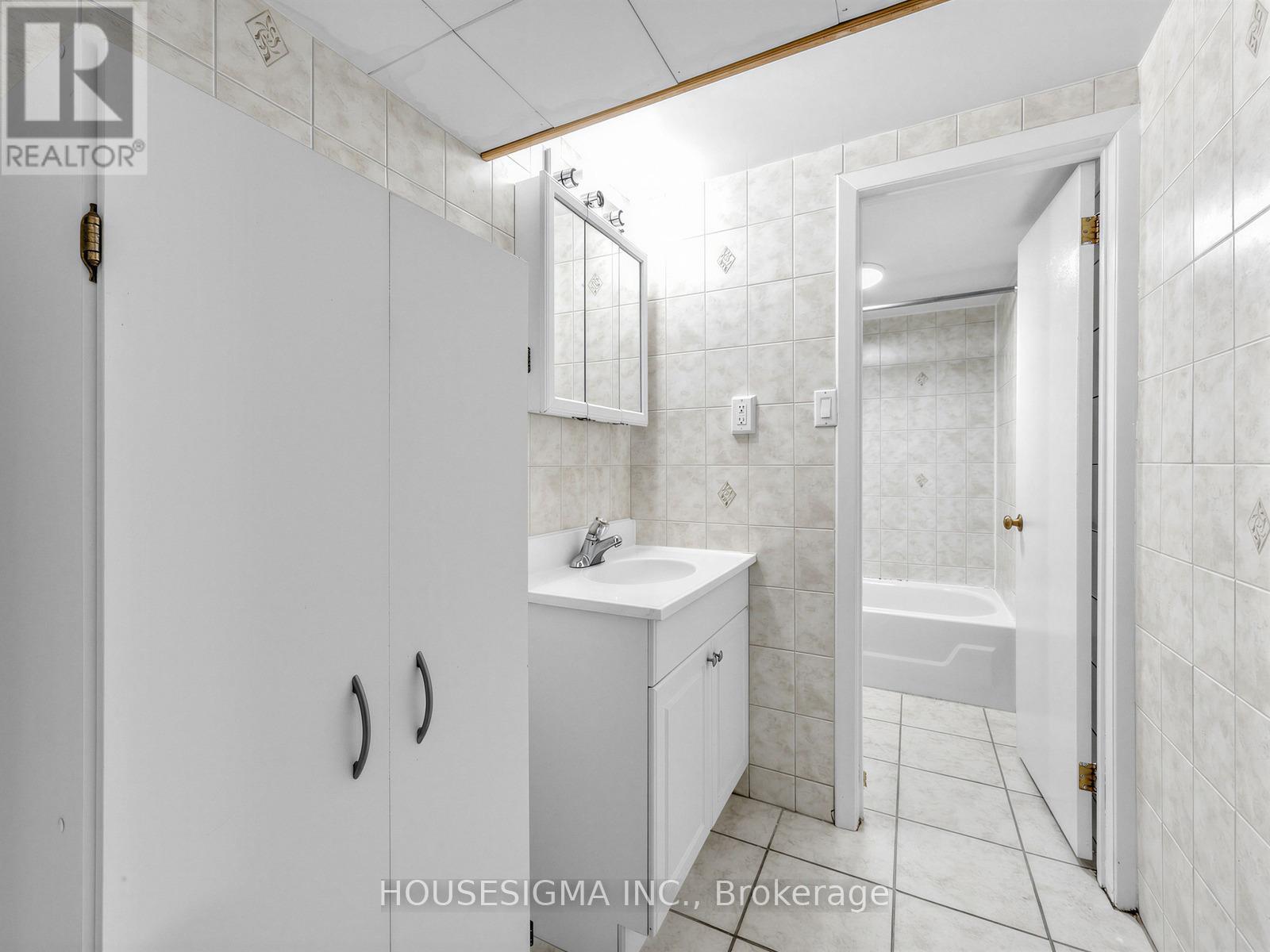 51 Tisdale Avenue, Toronto, Ontario  M4A 1Y6 - Photo 29 - C13419344