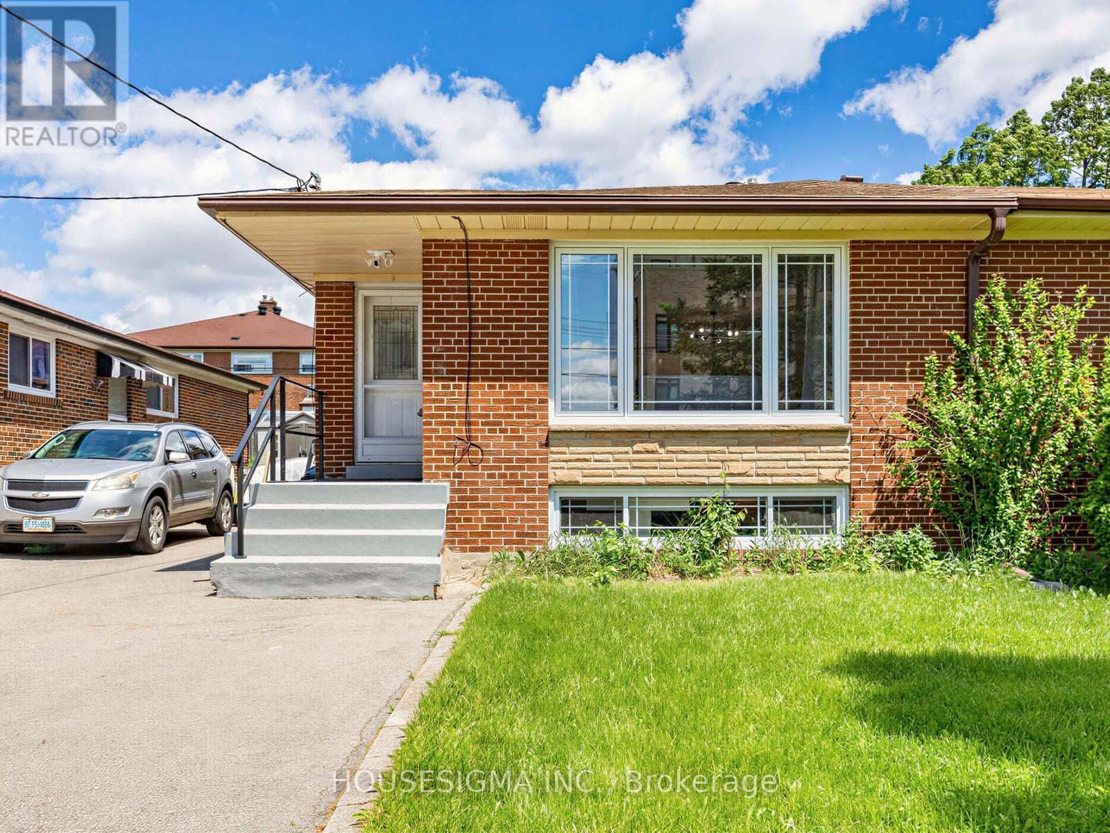 51 Tisdale Avenue, Toronto, Ontario  M4A 1Y6 - Photo 3 - C13419344