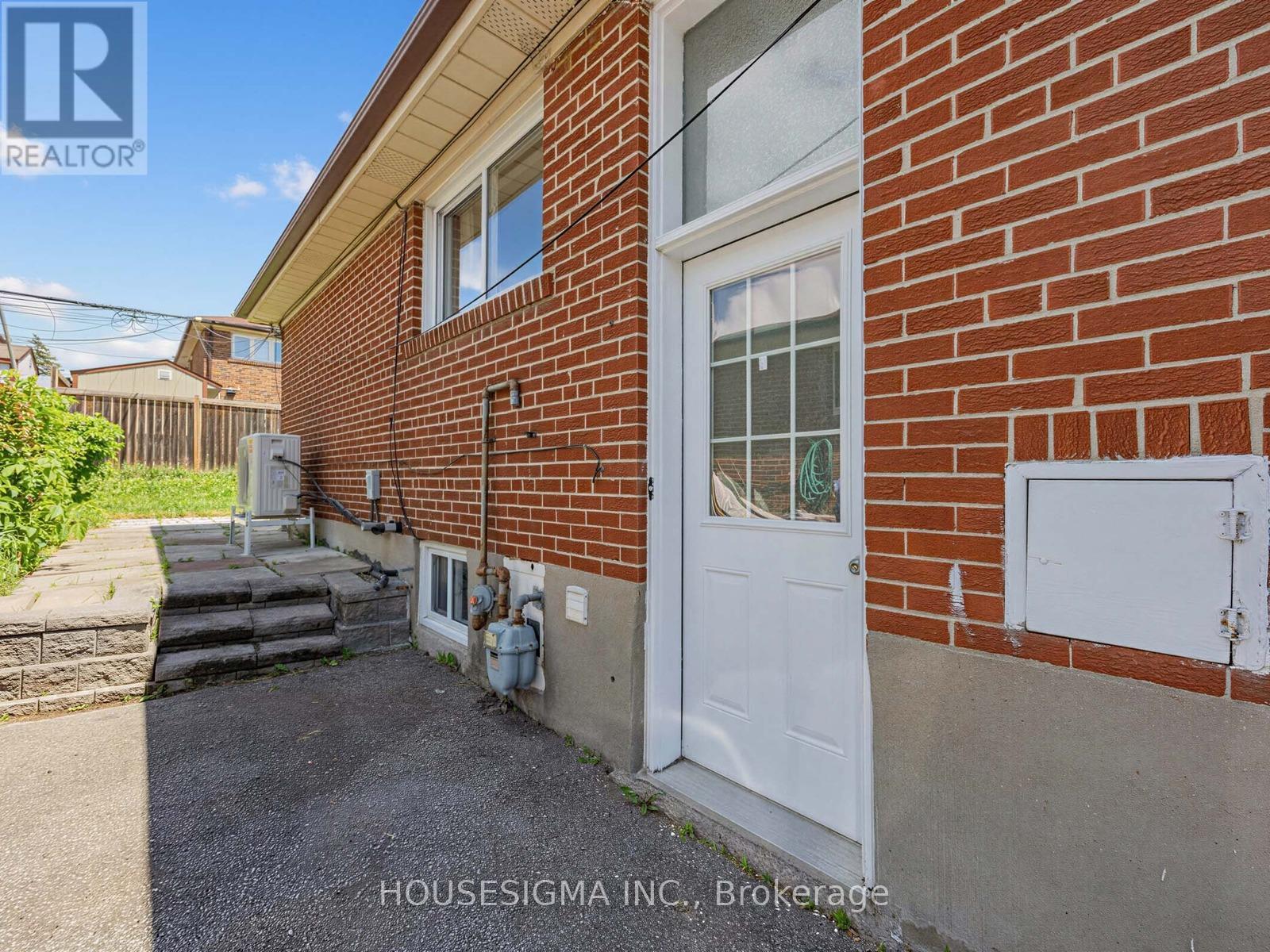 51 Tisdale Avenue, Toronto, Ontario  M4A 1Y6 - Photo 35 - C13419344