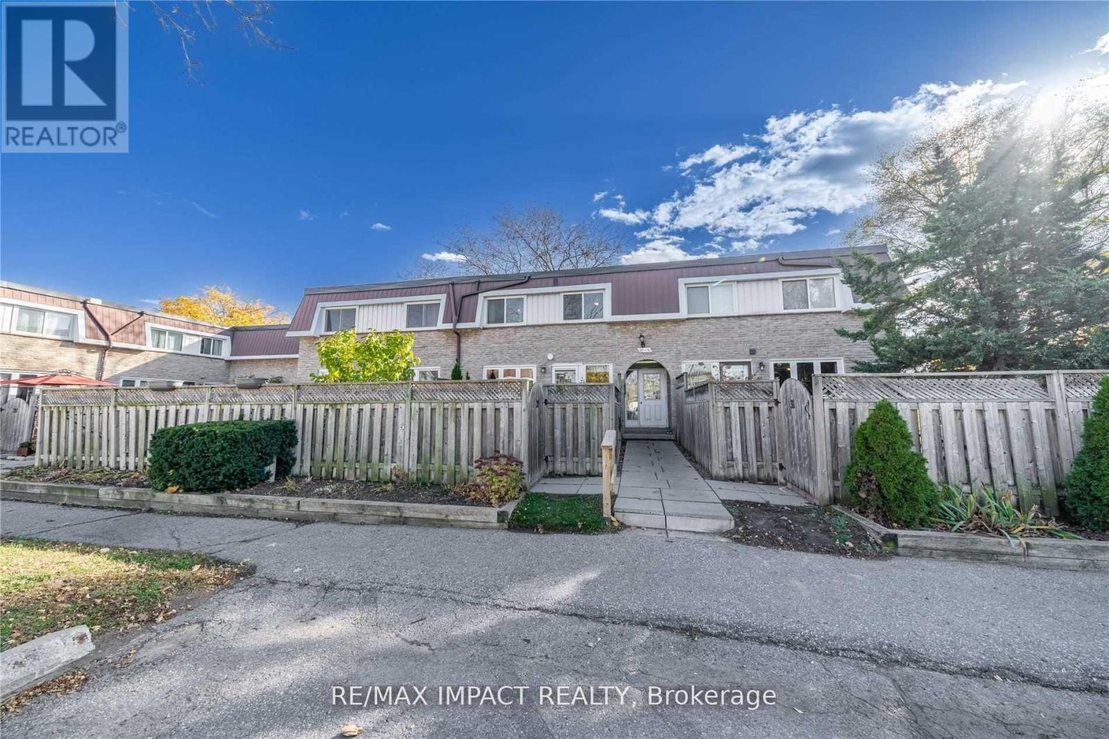 28 - 33 TAUNTON ROAD, Oshawa, Ontario