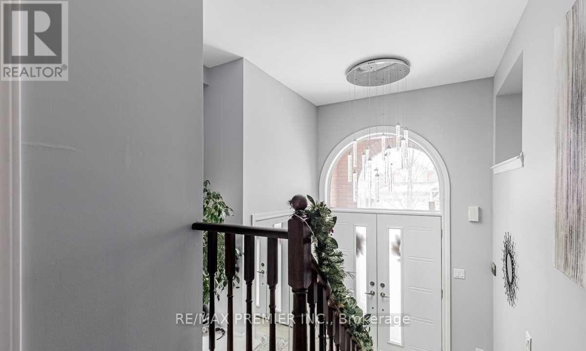 85 GROSBEAK CRESCENT, Toronto, Ontario