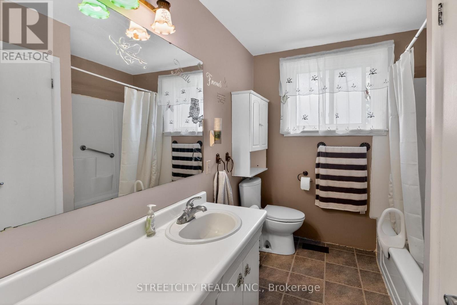 174 Myrtle Street, St. Thomas, Ontario  N5R 2G9 - Photo 12 - X13419706